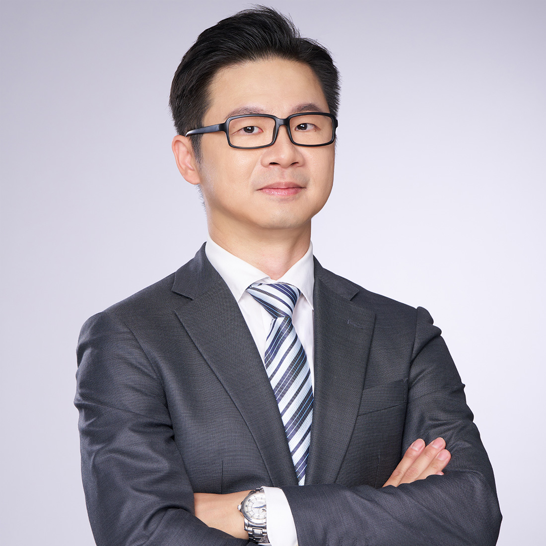 潘穩中律師